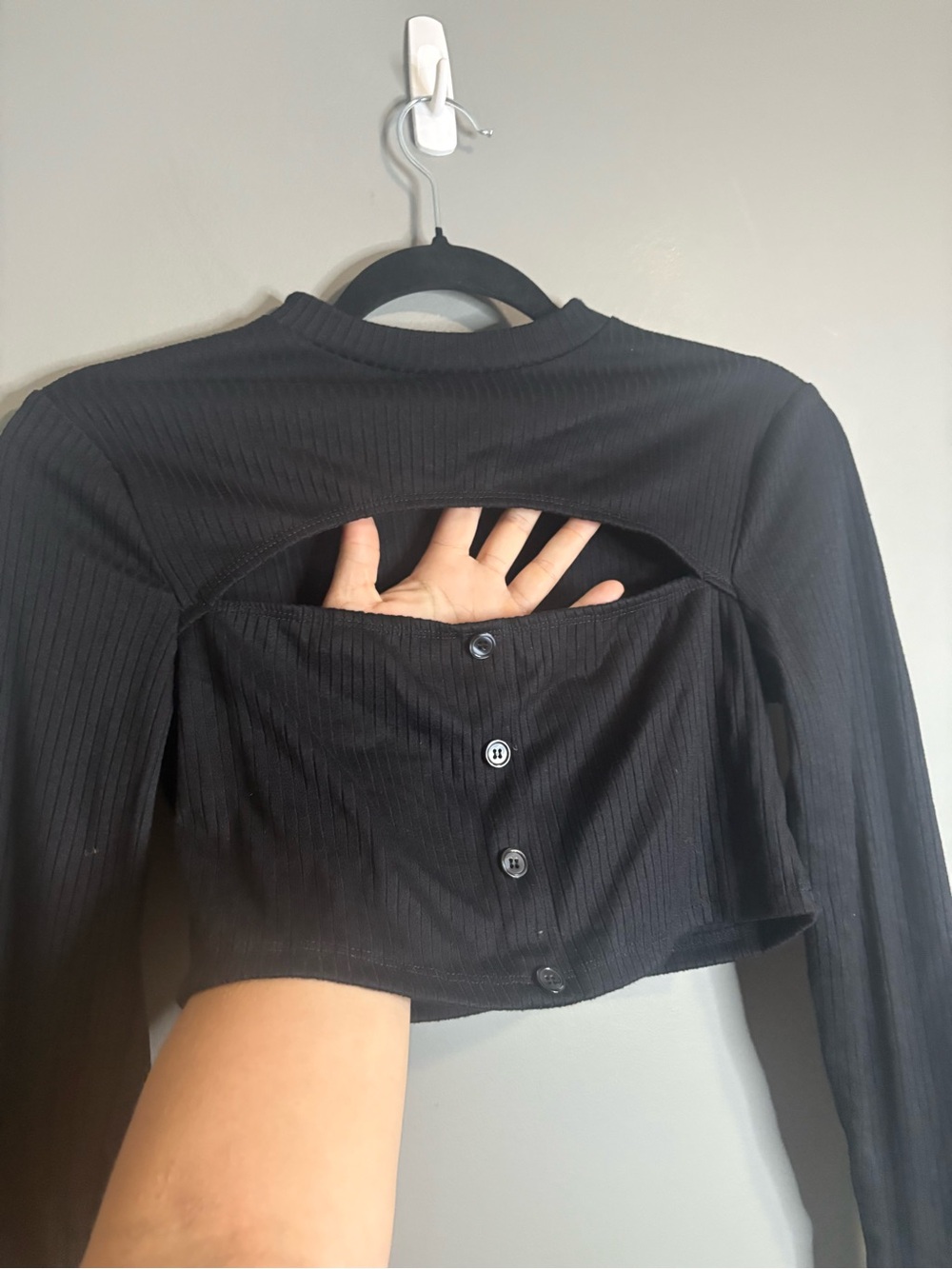 Forever 21 Black Ribbed Cropped Button-Back Top β Size M - Picture 4 of 8